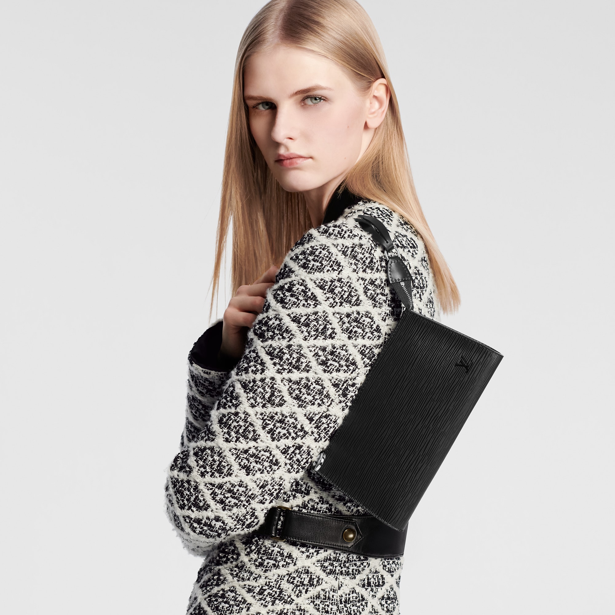 กระเป๋ารุ่น Pochette Accessoires Epi in ผู้หญิง