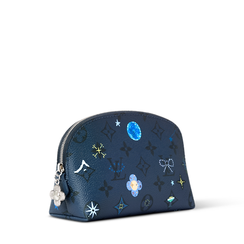 กระเป๋าเครื่องสำอางรุ่น Pochette Cosmetique PM Monogram แคนวาสประเภทอื่น in ผู้หญิง's ผลิตภัณฑ์ใหม่ } collections by Louis Vuitton (การย่อ/ขยายผลิตภัณฑ์)
