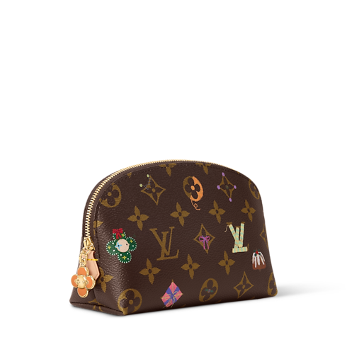 กระเป๋าเครื่องสำอางรุ่น Pochette Cosmetique PM Monogram in ผู้หญิง's ผลิตภัณฑ์ใหม่ } collections by Louis Vuitton (การย่อ/ขยายผลิตภัณฑ์)