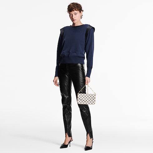 กระเป๋ารุ่น Félicie Pochette Damier Azur แคนวาส in ผู้หญิง's กระเป๋าสตางค์และผลิตภัณฑ์เครื่องหนังขนาดเล็ก กระเป๋าสตางค์สะพายข้างสำหรับผู้หญิง collections by Louis Vuitton (การย่อ/ขยายผลิตภัณฑ์)