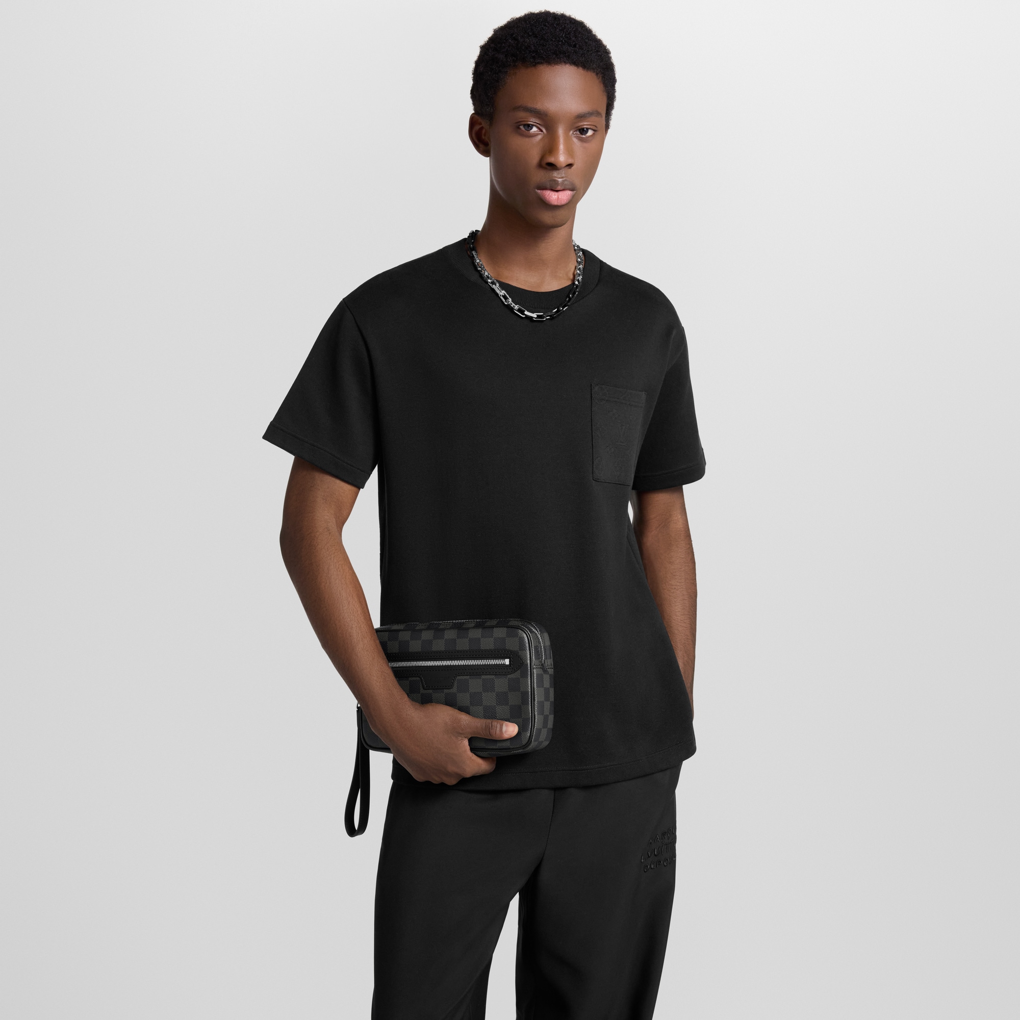 กระเป๋ารุ่น Pochette Kasai Damier Graphite in ผู้ชาย