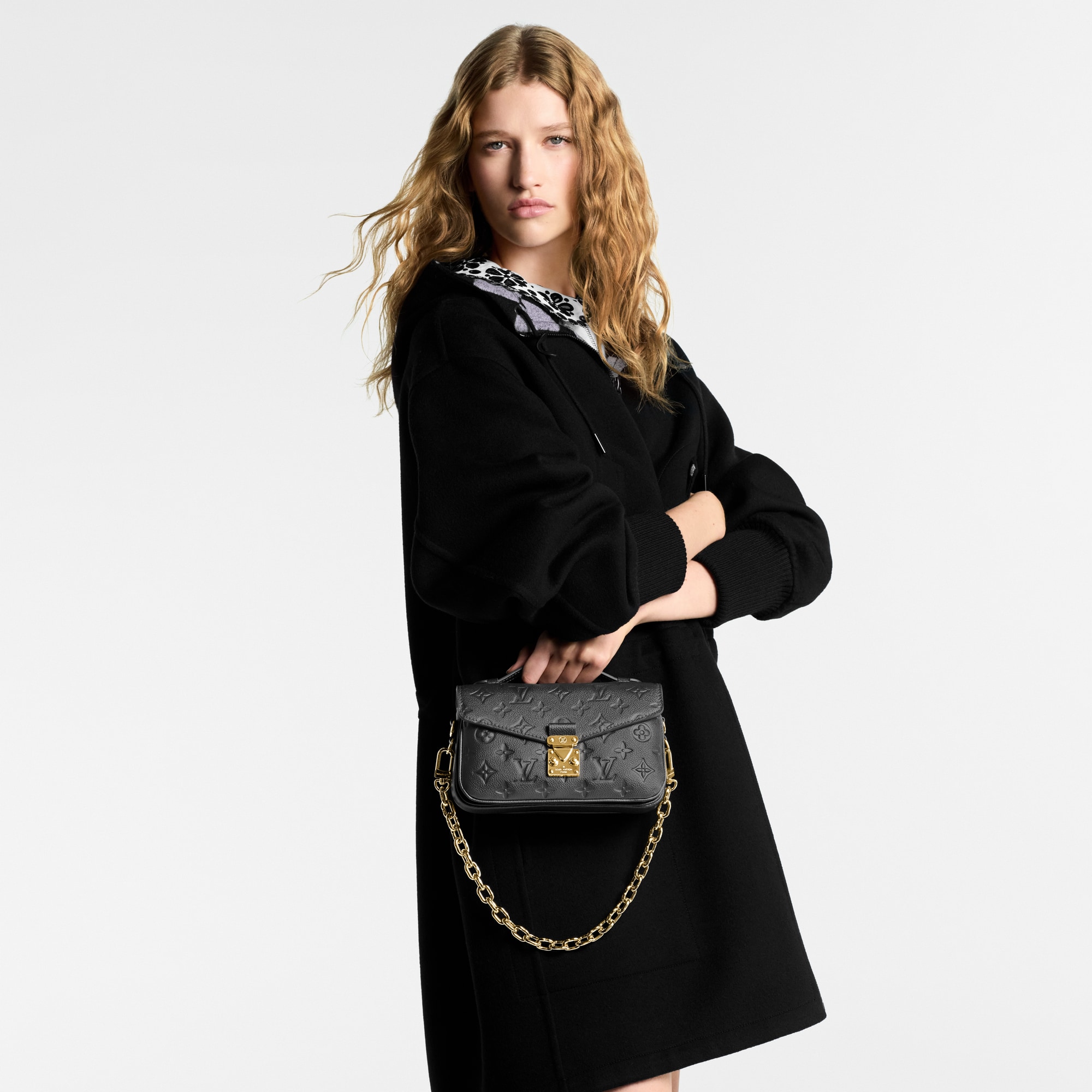 กระเป๋ารุ่น Pochette Métis East West Monogram Empreinte in ผู้หญิง
