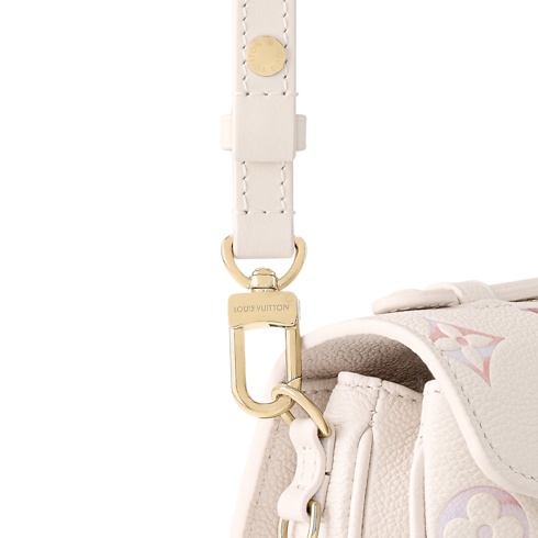 กระเป๋ารุ่น Pochette Métis East West Monogram Empreinte in ผู้หญิง's กระเป๋าถือ กระเป๋าถือสำหรับผู้หญิง collections by Louis Vuitton (การย่อ/ขยายผลิตภัณฑ์)