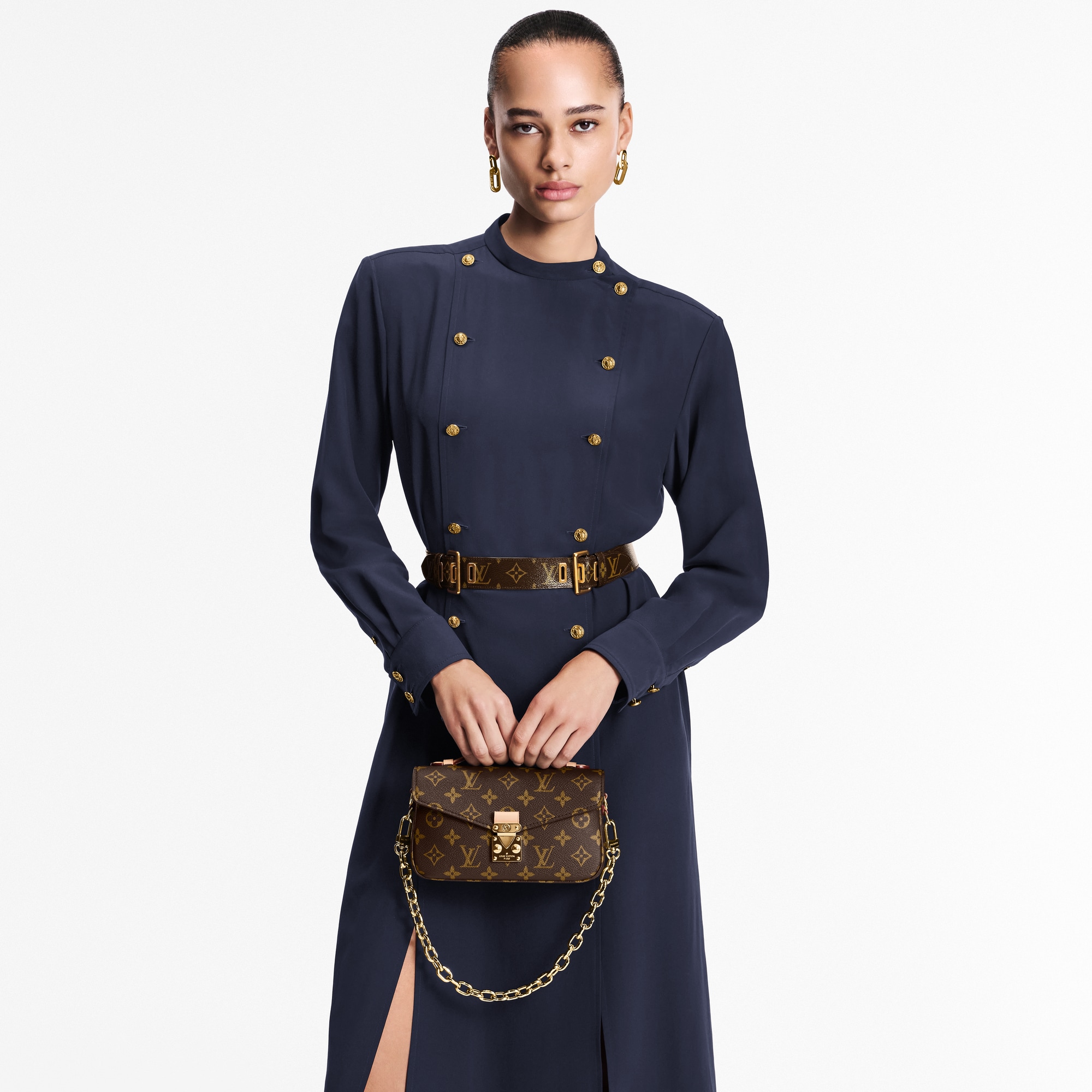 กระเป๋ารุ่น Pochette Métis East West Monogram in ผู้หญิง
