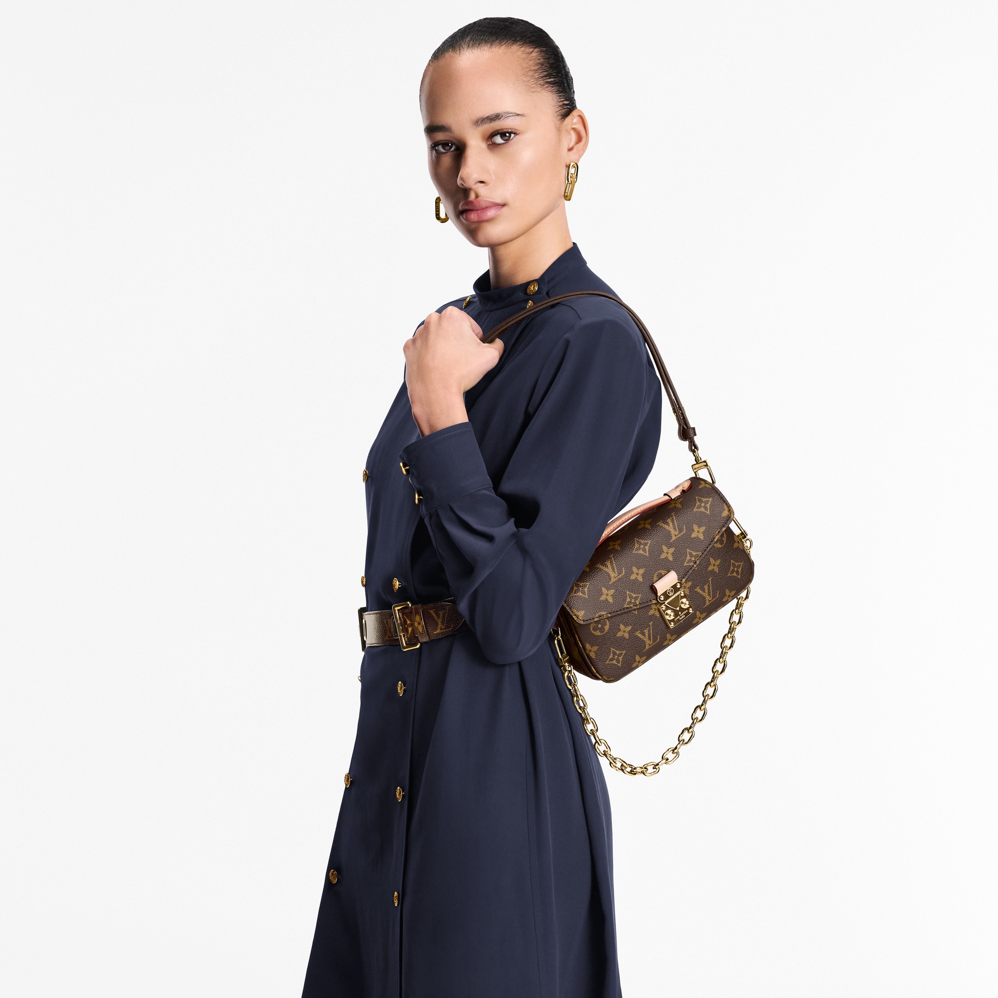 กระเป๋ารุ่น Pochette Métis East West Monogram in ผู้หญิง
