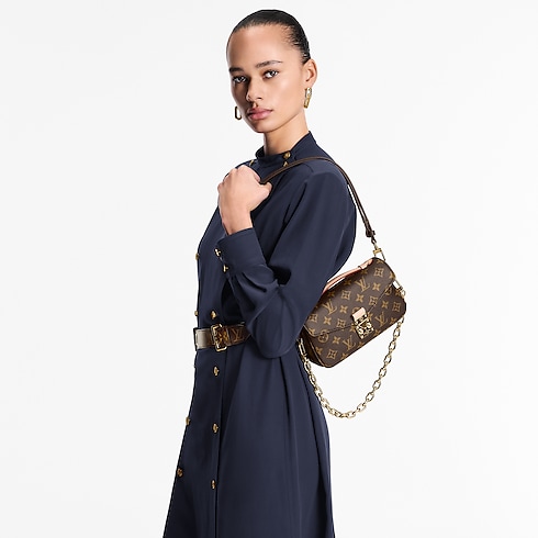 กระเป๋ารุ่น Pochette Métis East West Monogram in ผู้หญิง's กระเป๋าถือ กระเป๋าถือสำหรับผู้หญิง collections by Louis Vuitton (การย่อ/ขยายผลิตภัณฑ์)