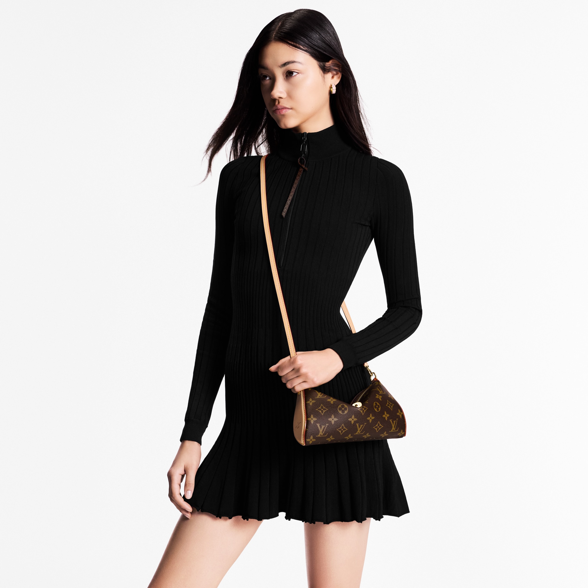 กระเป๋ารุ่น Pochette Tirette Monogram in ผู้หญิง