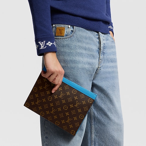 กระเป๋ารุ่น Pochette Voyage MM Monogram Macassar แคนวาส in Super Lucky Day's For Him } collections by Louis Vuitton (การย่อ/ขยายผลิตภัณฑ์)