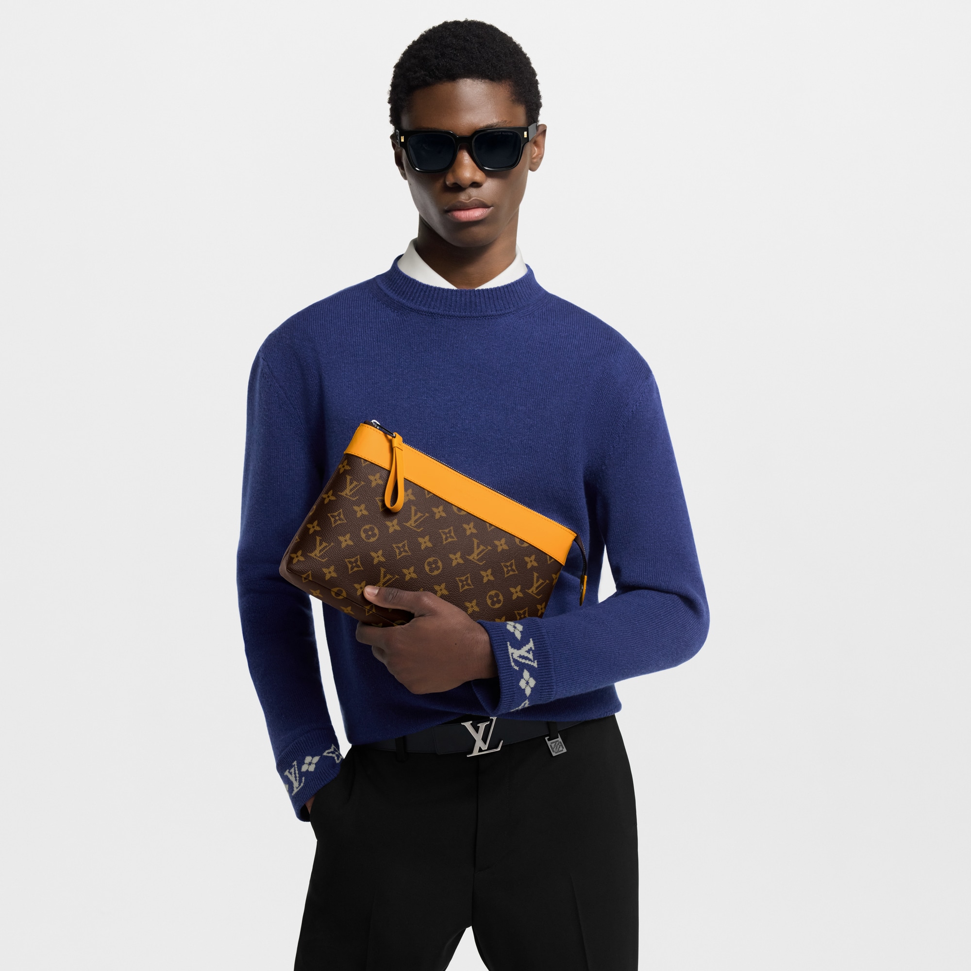 กระเป๋ารุ่น Pochette Voyage Souple Monogram Macassar แคนวาส in ของขวัญสำหรับเทศกาลวันหยุด