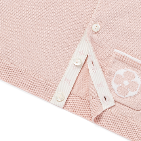 เสื้อคาร์ดิแกนแต่งกระเป๋าเสื้อ 1 ช่อง . in ของขวัญและการสร้างสรรค์ผลงานของคุณ's ของขวัญสำหรับเด็ก } collections by Louis Vuitton (การย่อ/ขยายผลิตภัณฑ์)