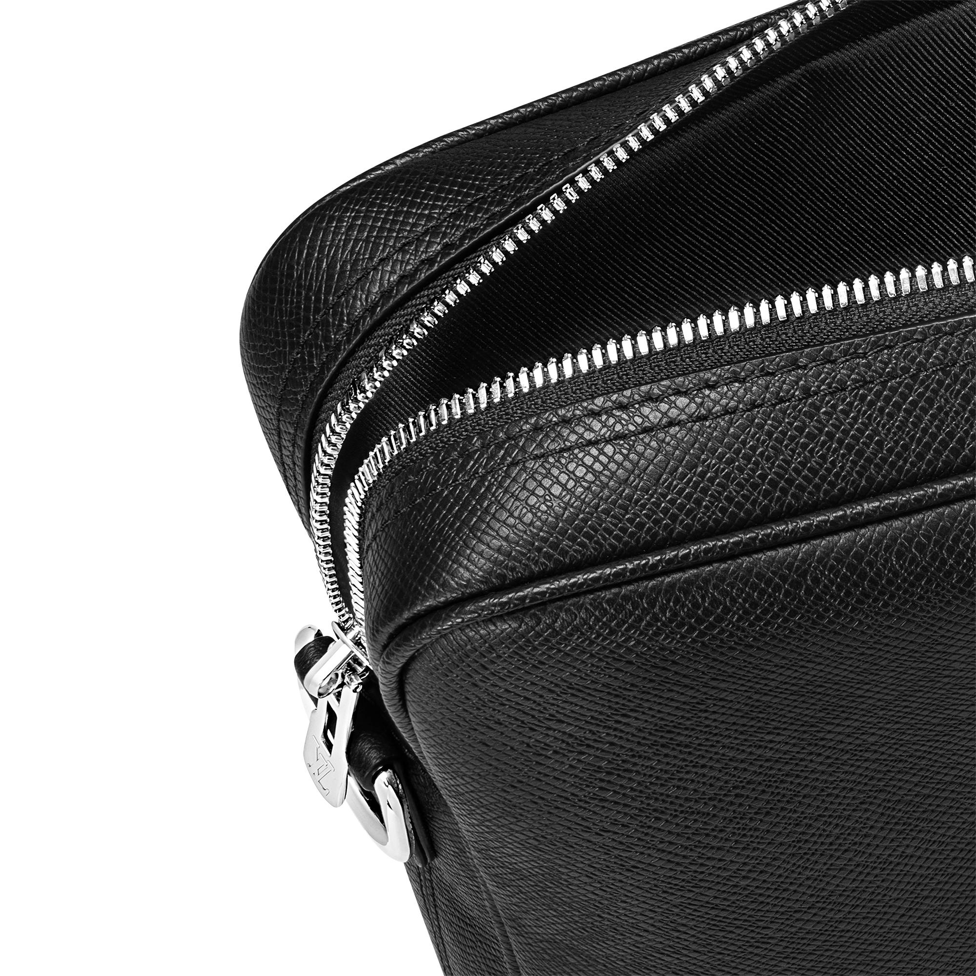 กระเป๋ารุ่น Porte-Documents Voyage PM หนัง Taiga in ผลิตภัณฑ์ใหม่