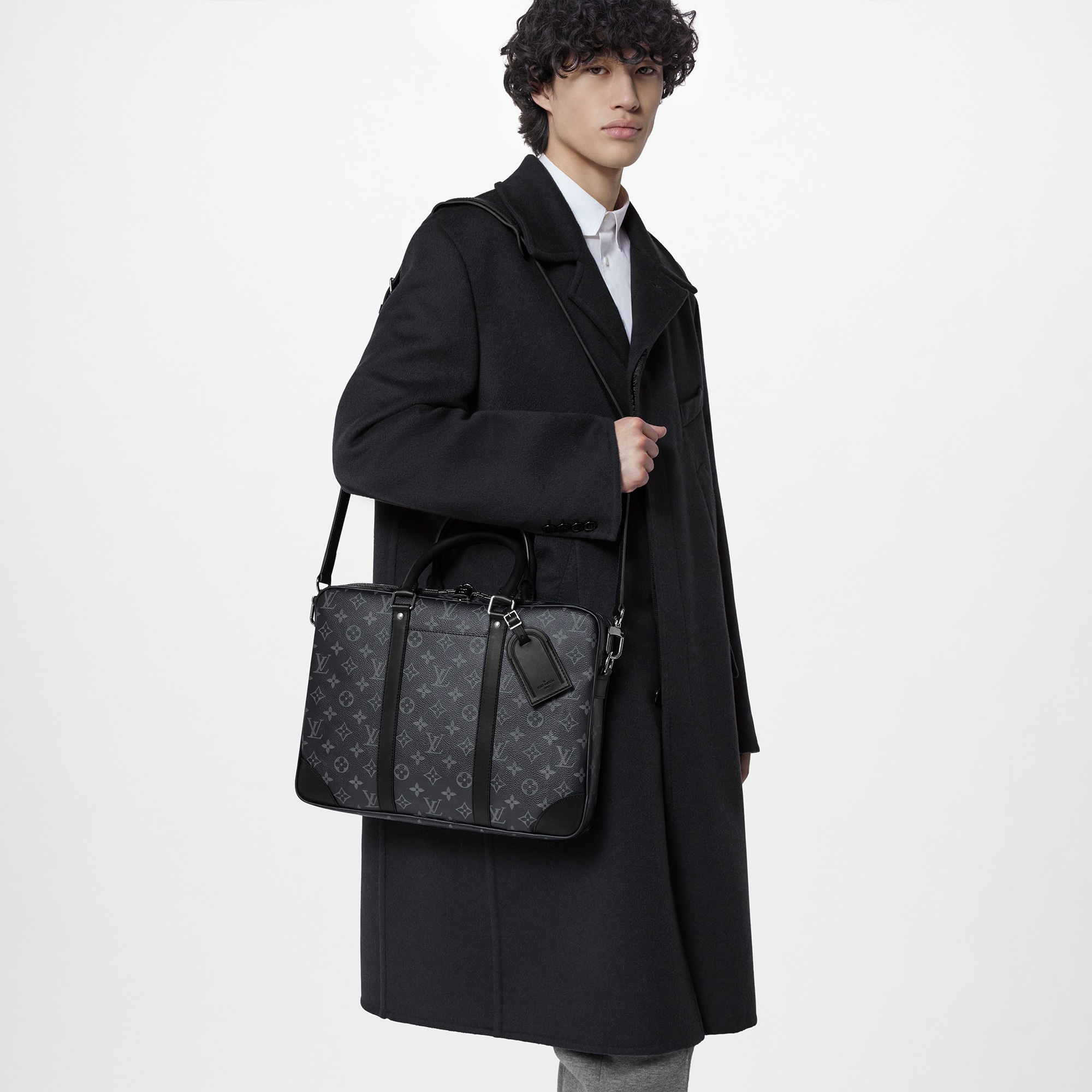 กระเป๋ารุ่น Porte-Documents Voyage PM Monogram Eclipse in ผู้ชาย
