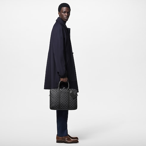 กระเป๋ารุ่น Porte-Documents Voyage NM Damier Graphite แคนวาส in ผู้ชาย's กระเป๋า All Collections collections by Louis Vuitton (การย่อ/ขยายผลิตภัณฑ์)