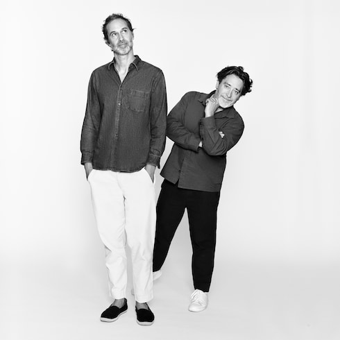 Poster of Edward Barber & Jay Osgerby in ทรังก์ การเดินทาง และ บ้าน's บ้านและศิลปะการไดนิ่ง การตกแต่ง collections by Louis Vuitton