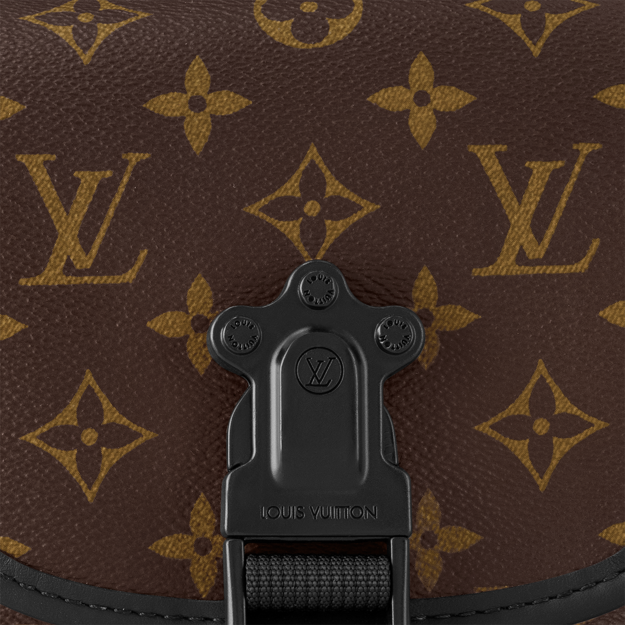 กระเป๋าแมสเซนเจอร์รุ่น Quest Monogram Macassar in ผู้ชาย