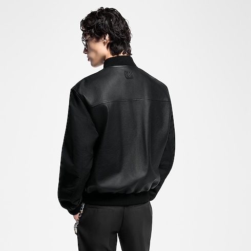 เสื้อแจ็คเก็ตหนังและผ้าไนลอน ใส่ได้ทั้งสองด้าน in ผู้ชาย's เสื้อผ้า เสื้อโค้ทกันหนาวสำหรับผู้ชาย collections by Louis Vuitton (การย่อ/ขยายผลิตภัณฑ์)