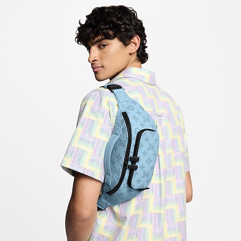 กระเป๋าคาดเอวรุ่น Rush หนัง Monogram Shadow in กระเป๋าและผลิตภัณฑ์เครื่องหนังขนาดเล็ก's สำหรับผู้หญิง ใหม่ล่าสุด collections by Louis Vuitton (การย่อ/ขยายผลิตภัณฑ์)