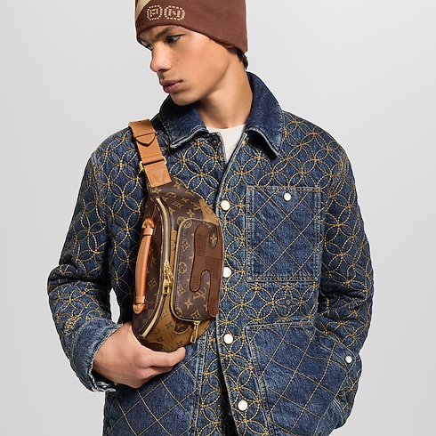 กระเป๋าคาดเอวรุ่น Rush Monogram แคนวาสประเภทอื่น in กระเป๋าและผลิตภัณฑ์เครื่องหนังขนาดเล็ก's สำหรับผู้ชาย ผลิตภัณฑ์ใหม่ล่าสุด collections by Louis Vuitton (การย่อ/ขยายผลิตภัณฑ์)