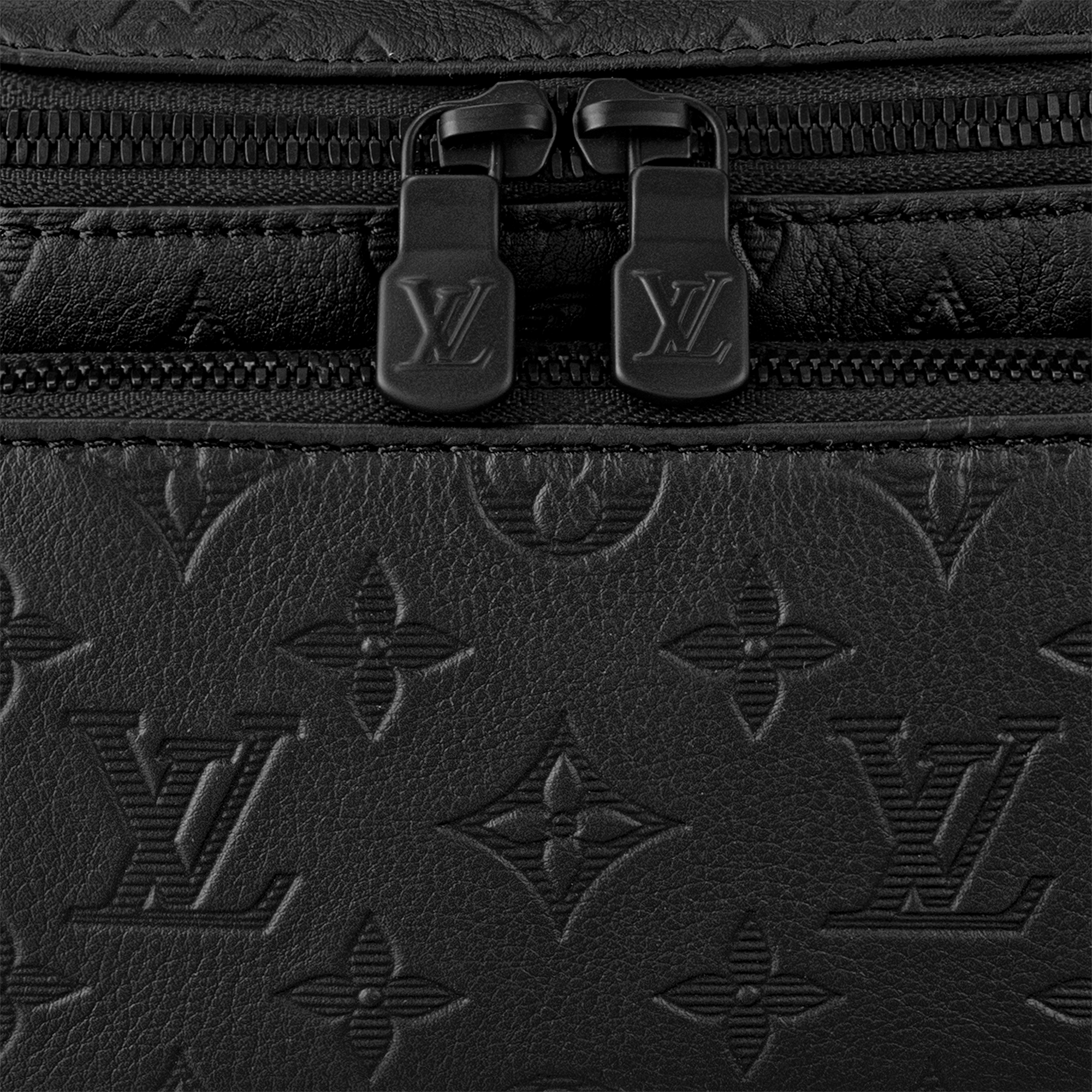 กระเป๋าคาดเอวรุ่น Rush Monogram Shadow in ผู้ชาย