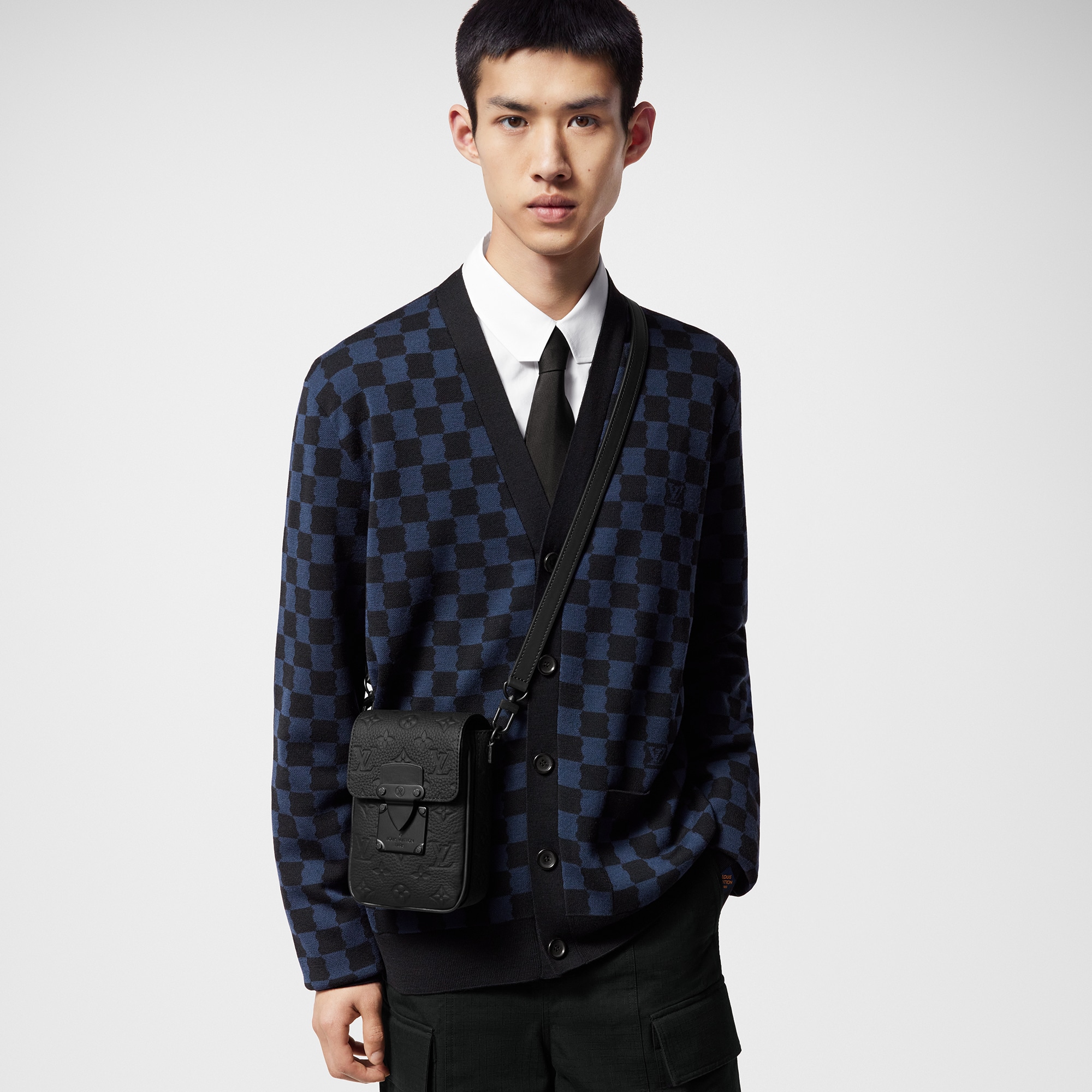 กระเป๋าสตางค์แบบสะพายรุ่น S-Lock Vertical หนัง Taurillon ลาย Monogram  in ผู้ชาย