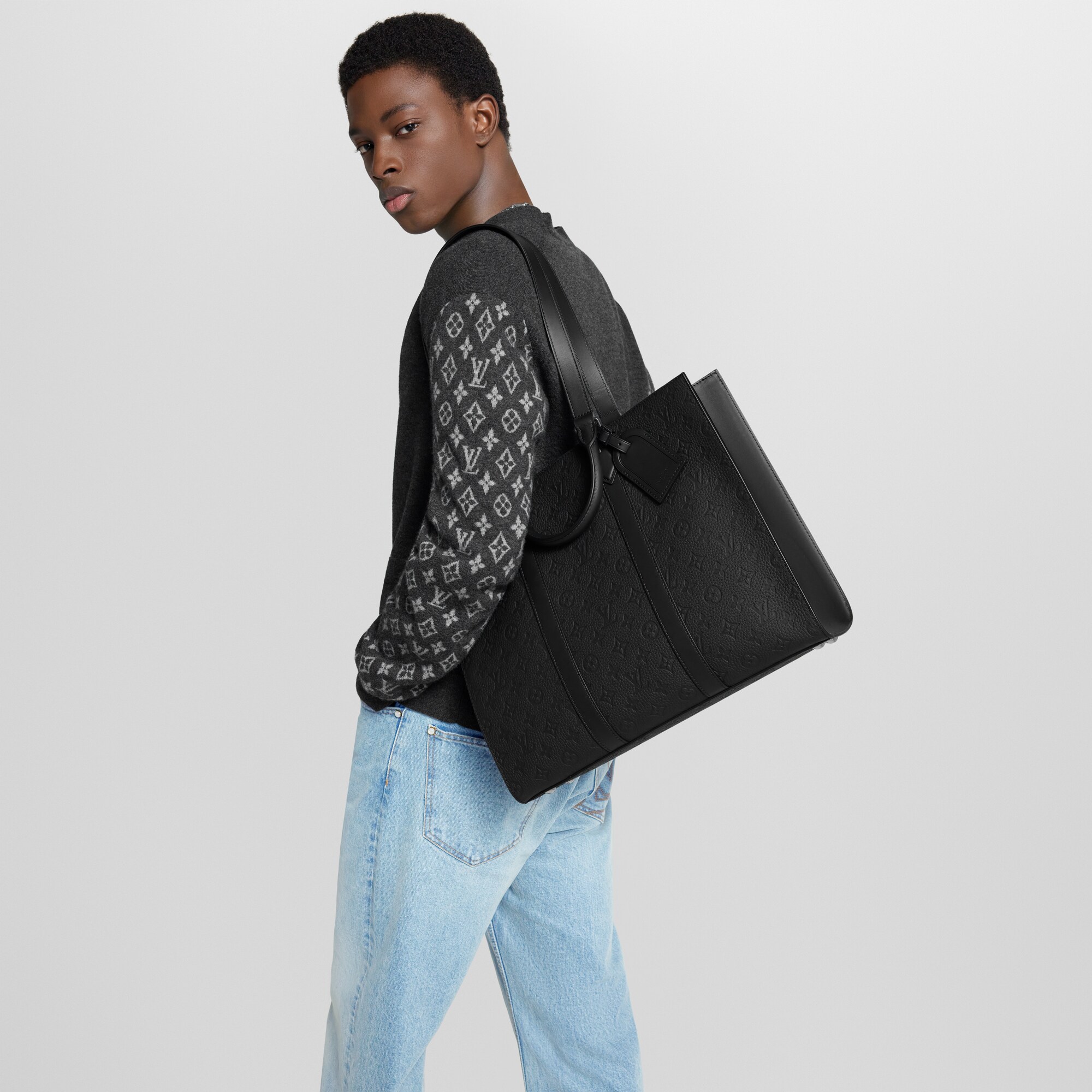 กระเป๋ารุ่น Sac Plat 24H หนัง Taurillon ลาย Monogram  in ผู้ชาย