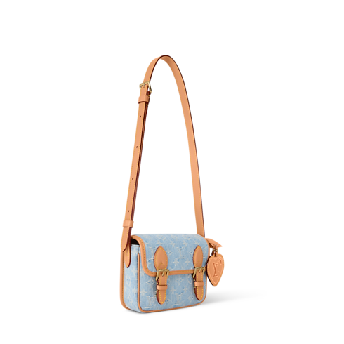 กระเป๋าสตางค์แบบสะพายรุ่น Satchel Monogram แคนวาสประเภทอื่น in กระเป๋าและผลิตภัณฑ์เครื่องหนังขนาดเล็ก's ผลิตภัณฑ์เครื่องหนังขนาดเล็กสำหรับผู้ชาย กระเป๋ามินิ collections by Louis Vuitton (การย่อ/ขยายผลิตภัณฑ์)