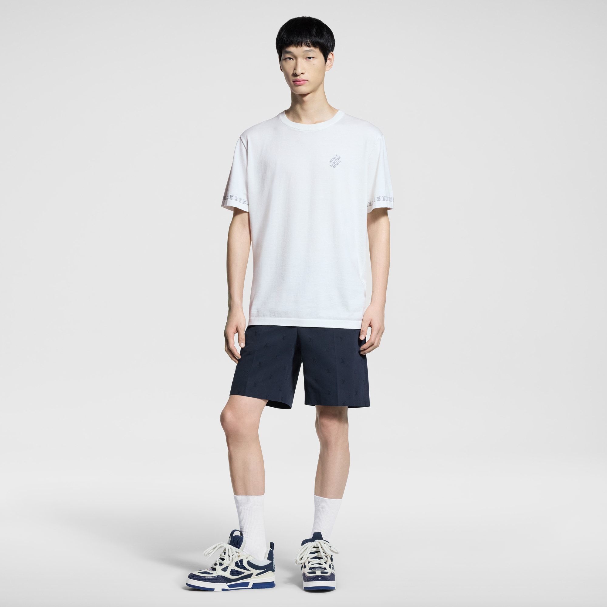 เสื้อคอกลมแขนสั้นผ้าคอตตอน  in ผู้ชาย