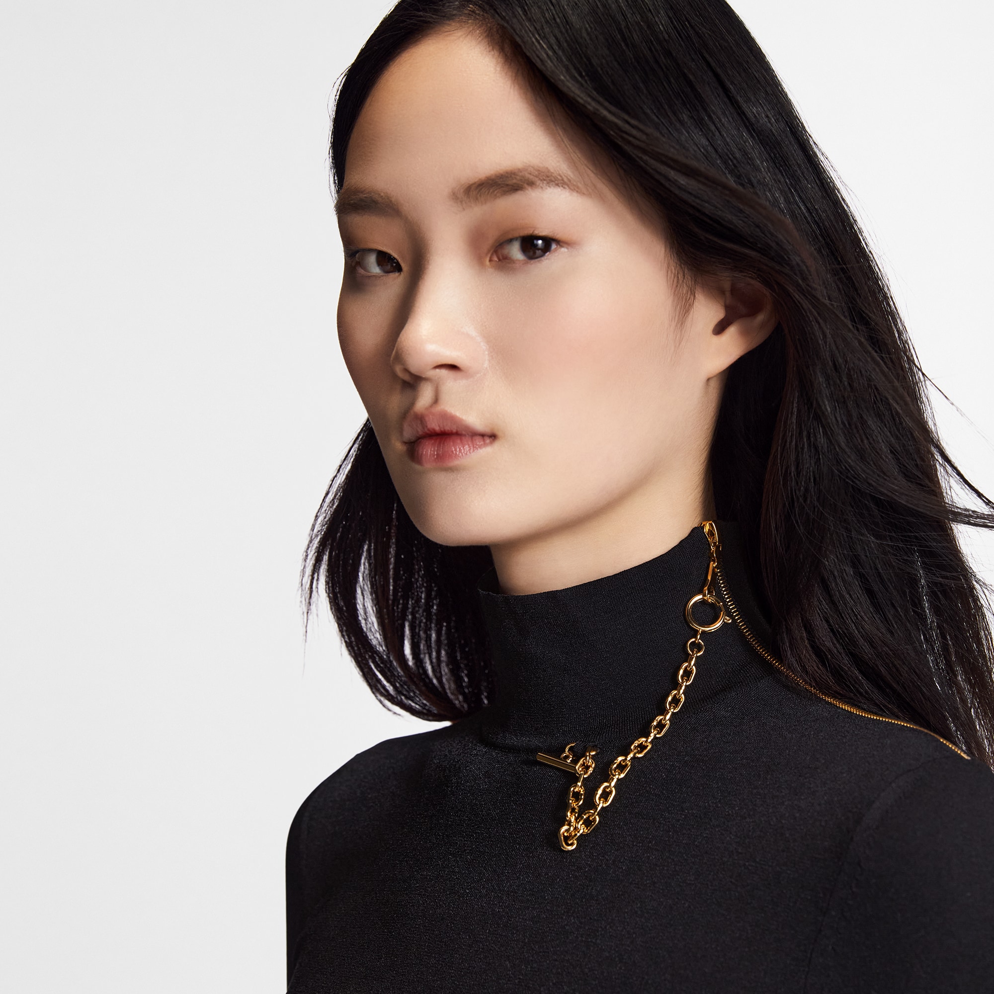 เสื้อสเวตเตอร์คอเต่าแต่งดีเทลไหล่  in Women