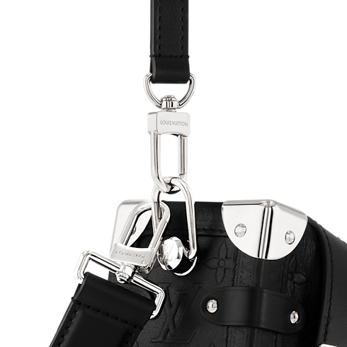 กระเป๋ารุ่น Side Trunk MM in กระเป๋าและผลิตภัณฑ์เครื่องหนังขนาดเล็ก's สำหรับผู้หญิง ไอคอนิก collections by Louis Vuitton (การย่อ/ขยายผลิตภัณฑ์)