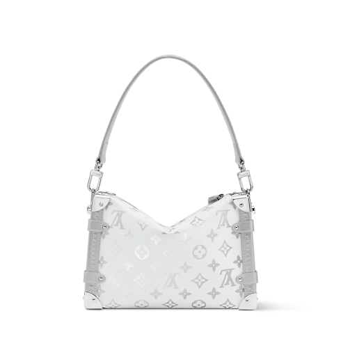 กระเป๋ารุ่น Side Trunk MM Monogram แคนวาสประเภทอื่น in กระเป๋าและผลิตภัณฑ์เครื่องหนังขนาดเล็ก's กระเป๋ารุ่น Side Trunk } collections by Louis Vuitton (การย่อ/ขยายผลิตภัณฑ์)