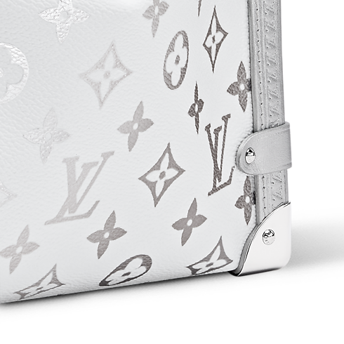 กระเป๋ารุ่น Side Trunk MM Monogram แคนวาสประเภทอื่น in กระเป๋าและผลิตภัณฑ์เครื่องหนังขนาดเล็ก's กระเป๋ารุ่น Side Trunk } collections by Louis Vuitton (การย่อ/ขยายผลิตภัณฑ์)