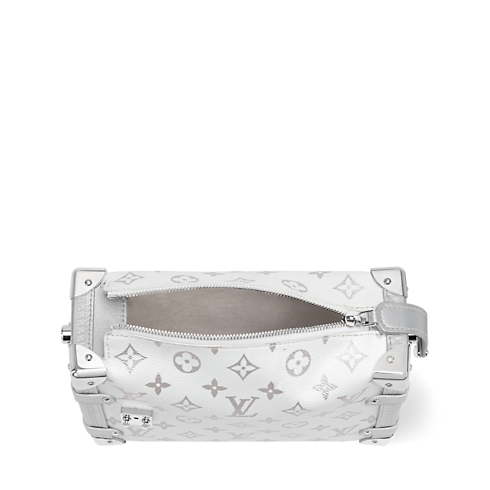 กระเป๋ารุ่น Side Trunk MM Monogram แคนวาสประเภทอื่น in กระเป๋าและผลิตภัณฑ์เครื่องหนังขนาดเล็ก's กระเป๋ารุ่น Side Trunk } collections by Louis Vuitton (การย่อ/ขยายผลิตภัณฑ์)