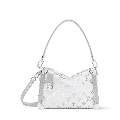 กระเป๋ารุ่น Side Trunk MM Monogram แคนวาสประเภทอื่น in กระเป๋าและผลิตภัณฑ์เครื่องหนังขนาดเล็ก's กระเป๋ารุ่น Side Trunk } collections by Louis Vuitton (การย่อ/ขยายผลิตภัณฑ์)