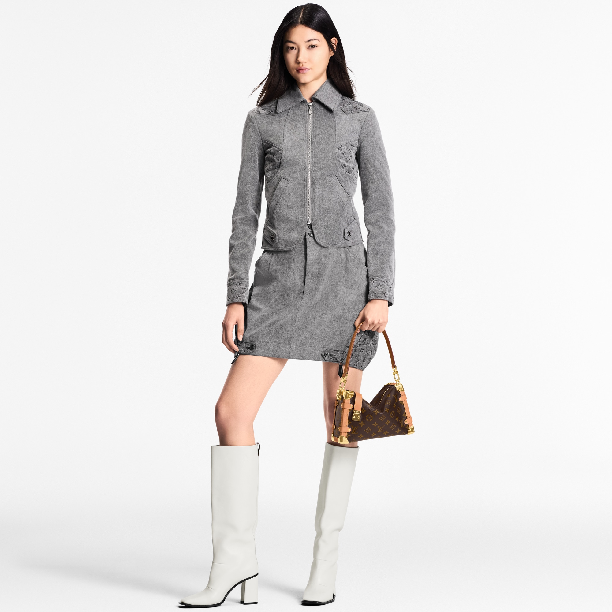 กระเป๋ารุ่น Side Trunk MM Monogram in ผู้หญิง