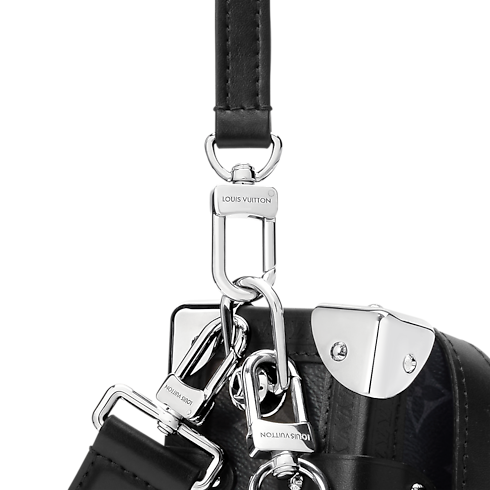 กระเป๋ารุ่น Side Trunk MM East West Monogram Eclipse in กระเป๋าและผลิตภัณฑ์เครื่องหนังขนาดเล็ก's สำหรับผู้หญิง ไอคอนิก collections by Louis Vuitton (การย่อ/ขยายผลิตภัณฑ์)