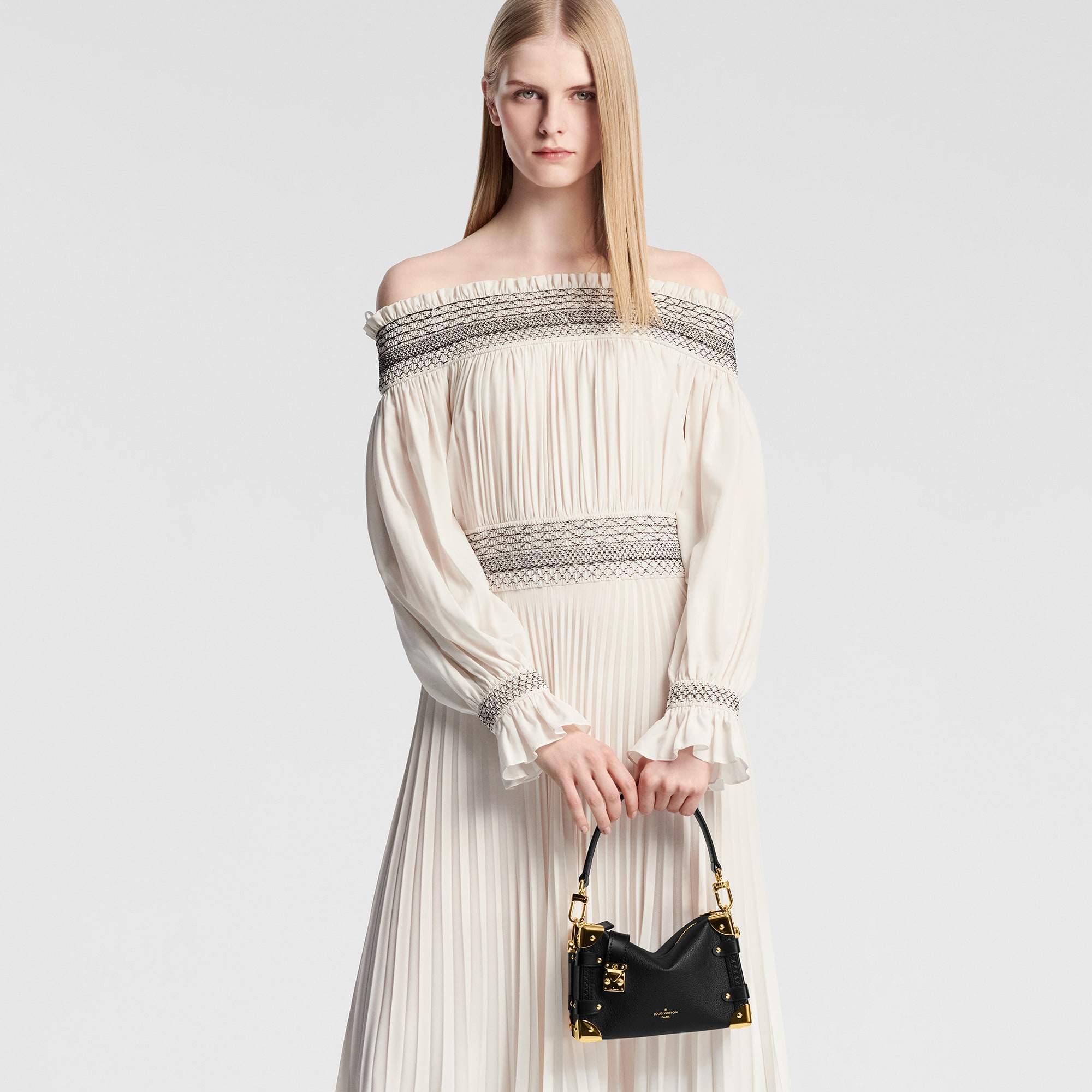 กระเป๋ารุ่น Side Trunk PM H27 in ผู้หญิง