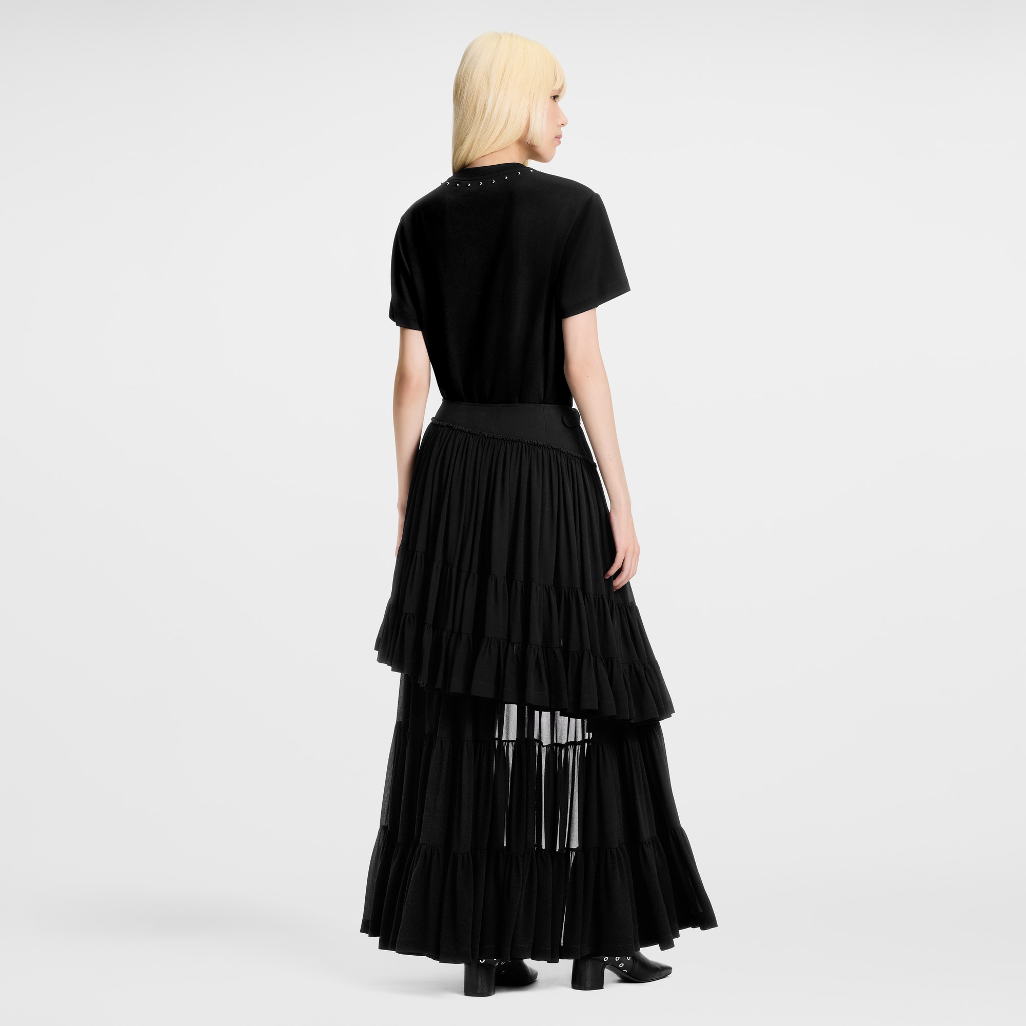 เสื้อยืดตกแต่งหมุดสัญลักษณ์  in ผู้หญิง