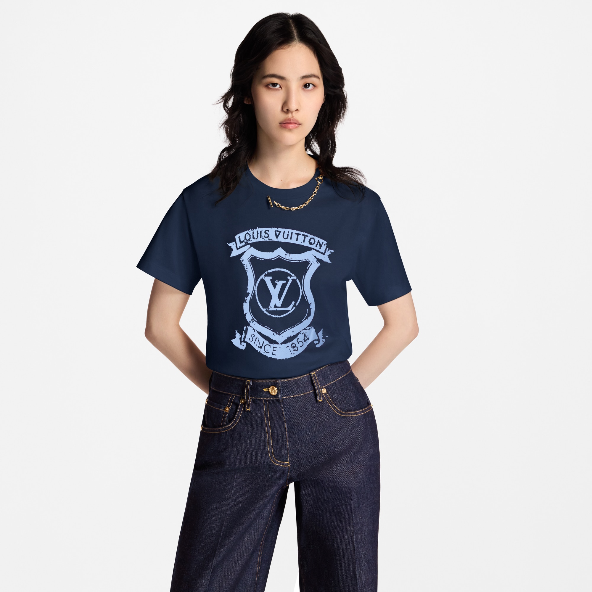 เสื้อยืดลาย LV Crest  in ผู้หญิง
