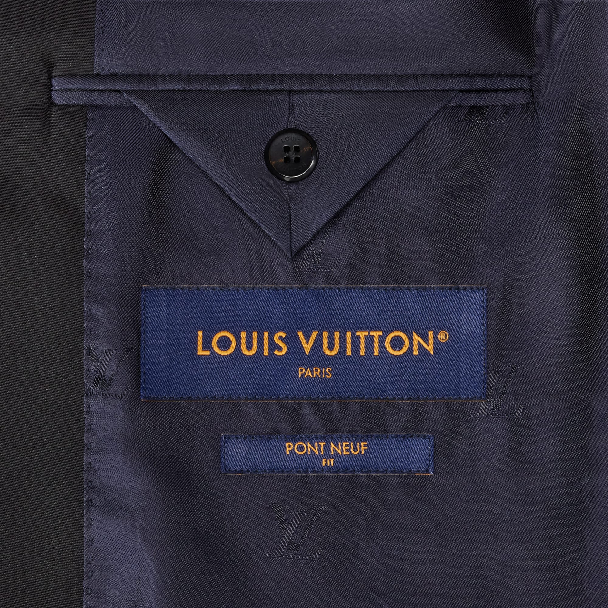 เสื้อแจ็คเก็ตทักซิโด้กระดุมแถวเดียว  in ผู้ชาย