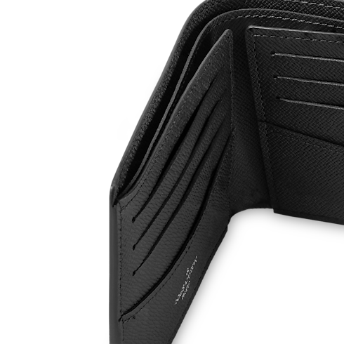 กระเป๋ารุ่น Slender Monogram Eclipse in ผู้ชาย's กระเป๋าสตางค์และผลิตภัณฑ์เครื่องหนังขนาดเล็ก กระเป๋าสตางค์สำหรับผู้ชาย collections by Louis Vuitton (การย่อ/ขยายผลิตภัณฑ์)