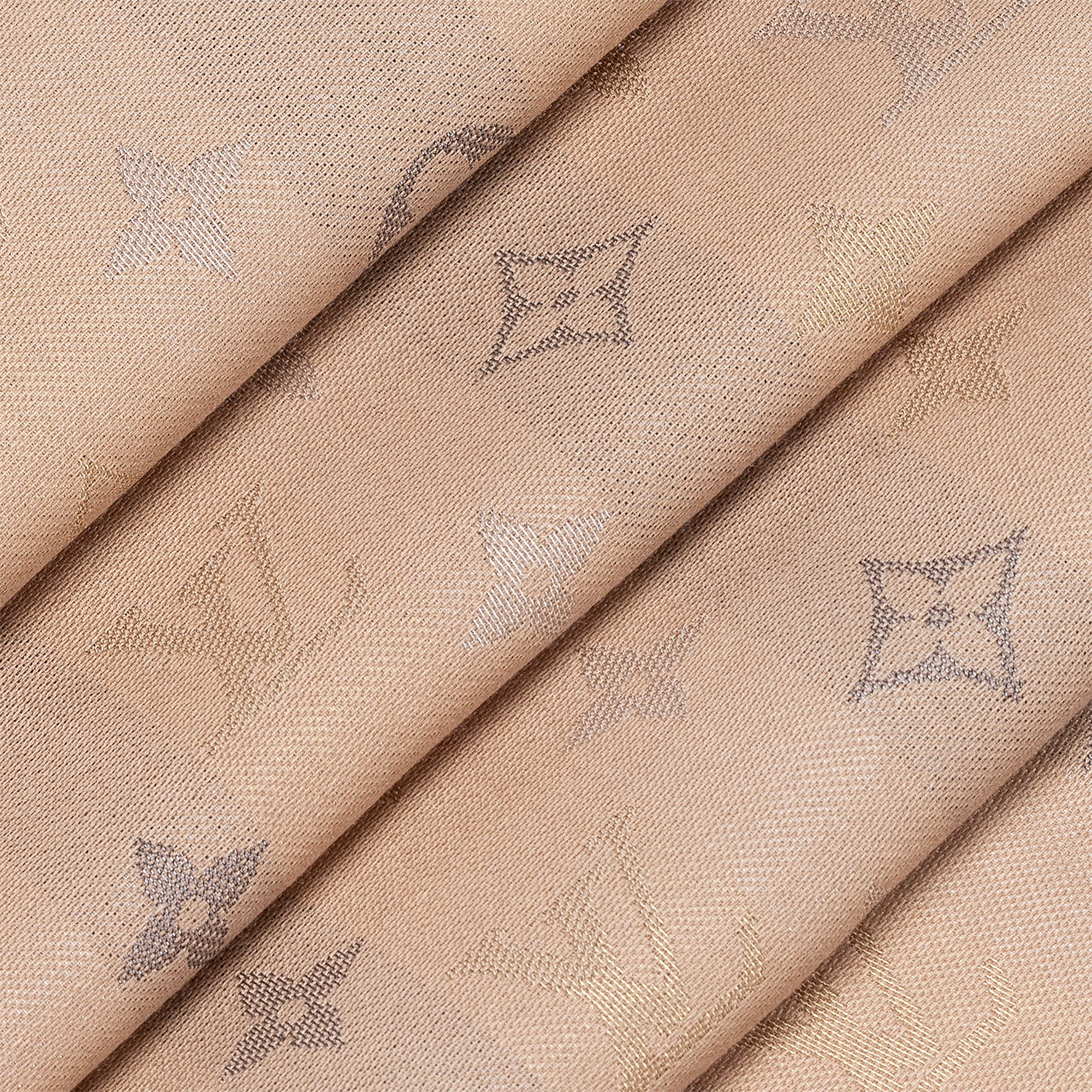 ผ้าคลุมไหล่รุ่น So Shine Monogram . in ผู้หญิง