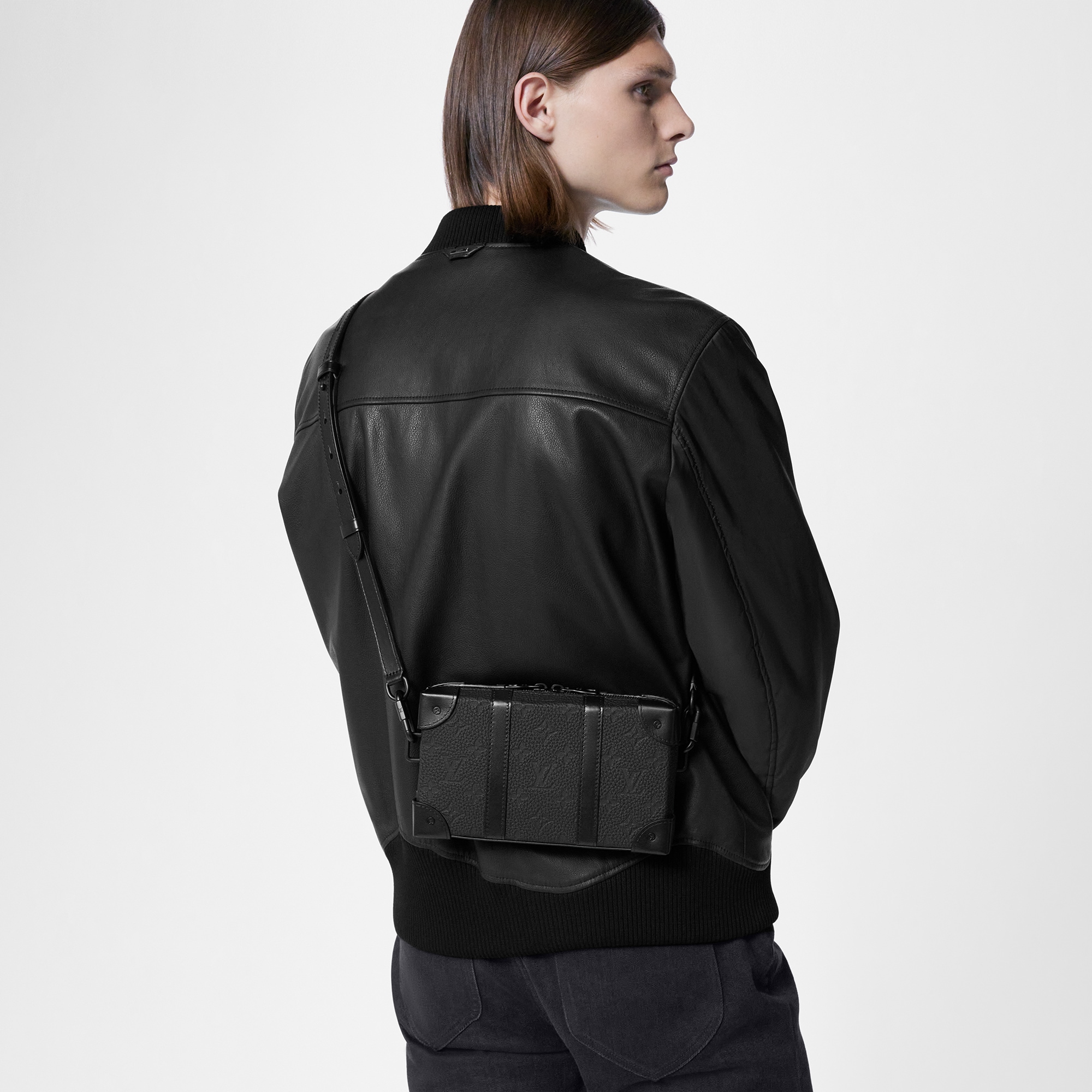 กระเป๋าสตางค์รุ่น Soft Trunk หนัง Taurillon ลาย Monogram  in ผู้ชาย