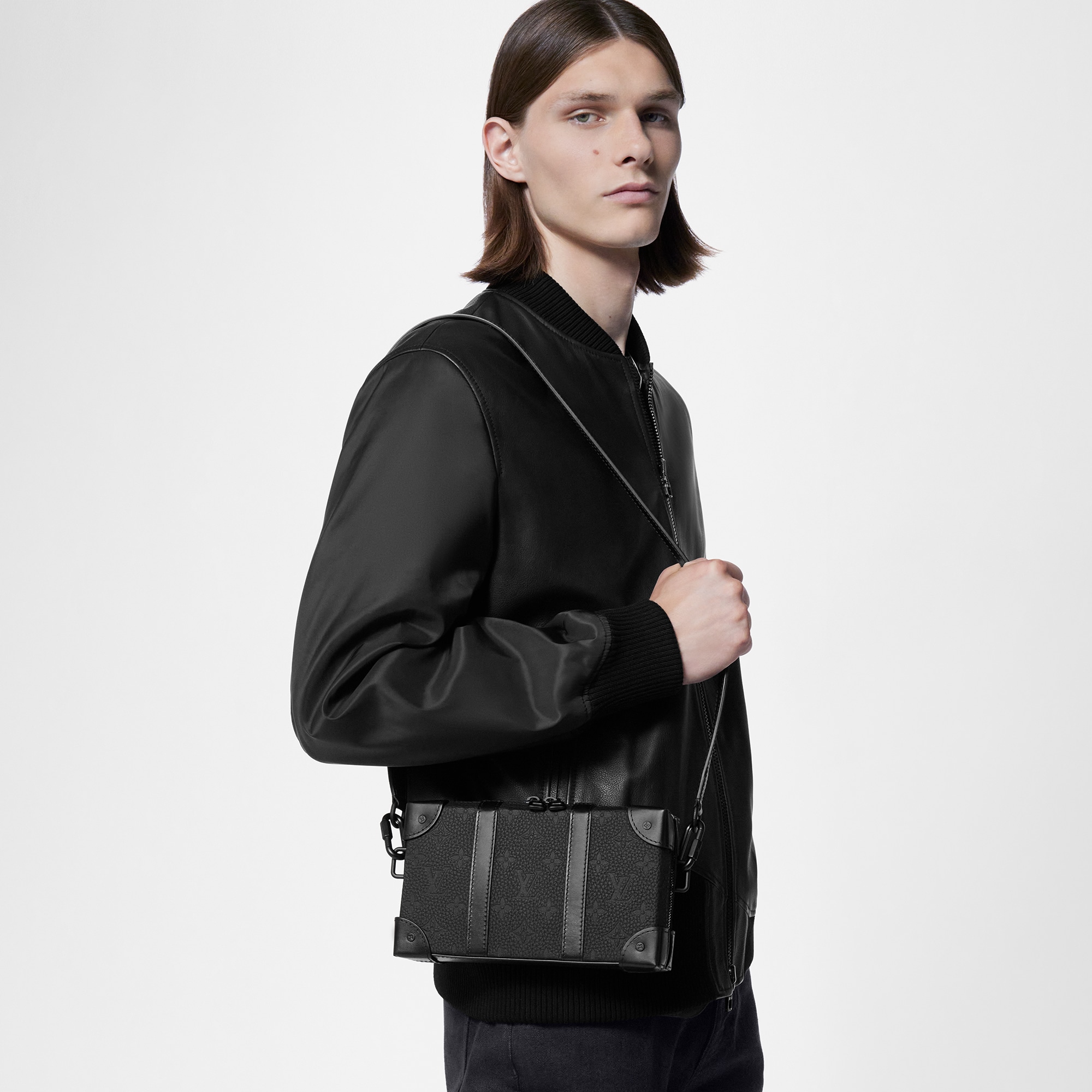 กระเป๋าสตางค์รุ่น Soft Trunk หนัง Taurillon ลาย Monogram  in ผู้ชาย
