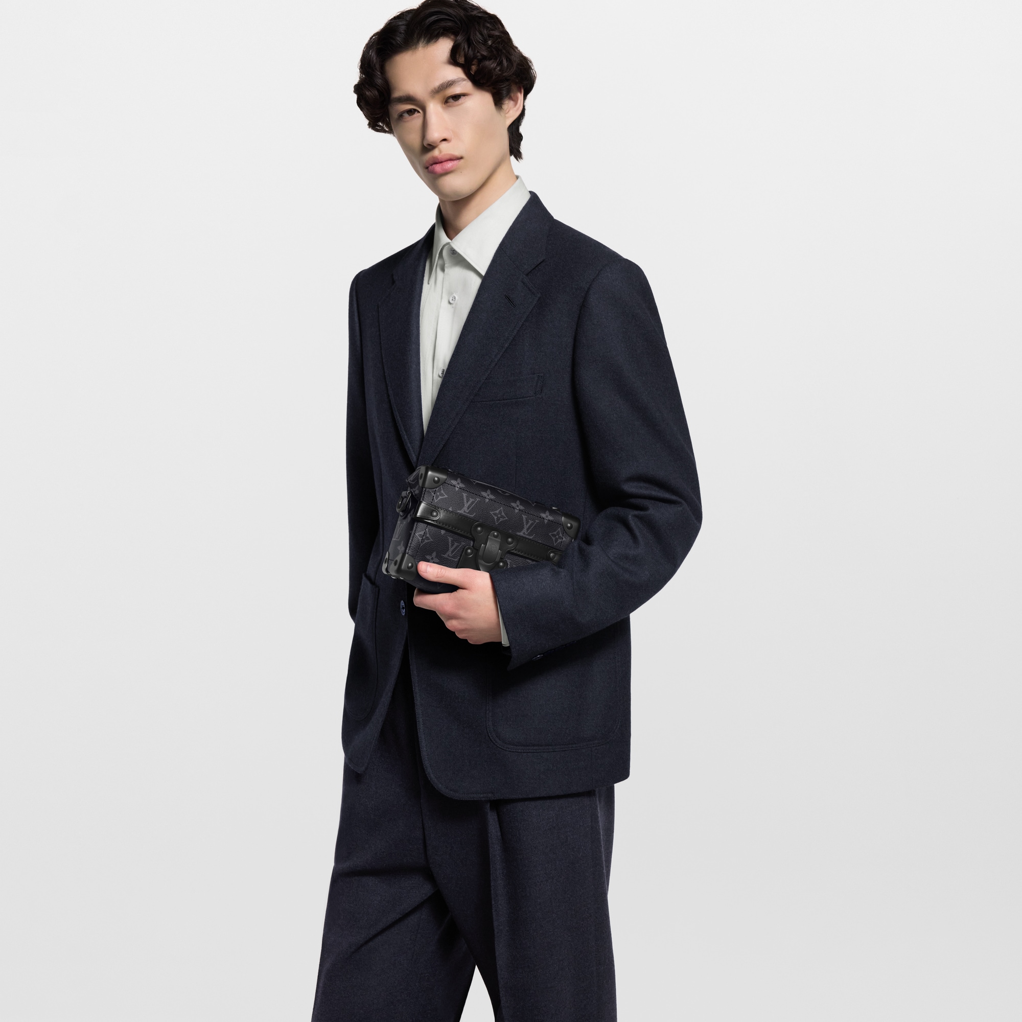 กระเป๋ารุ่น Soul Trunk Monogram Eclipse in ผู้ชาย