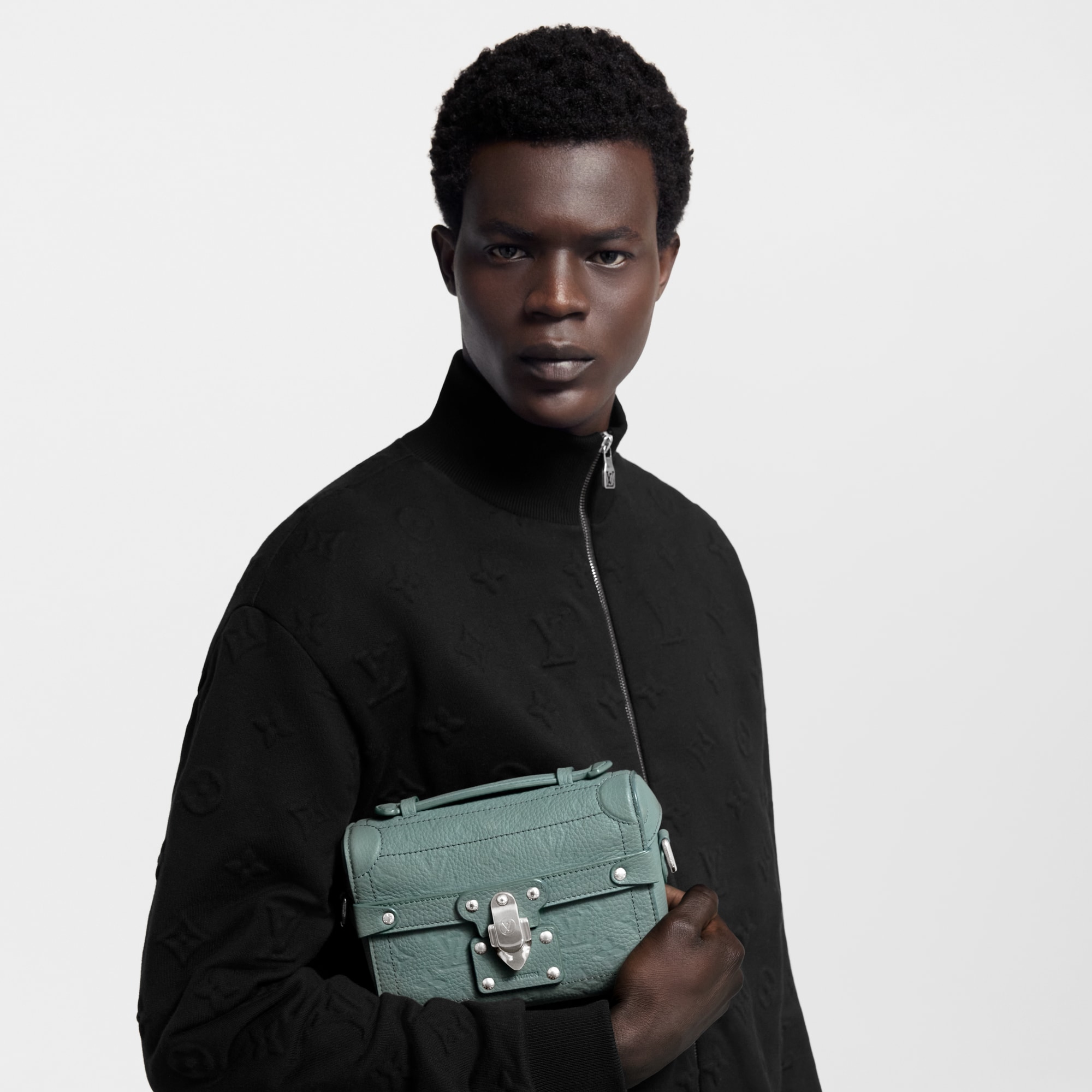 กระเป๋ารุ่น Soul Trunk หนัง Taurillon ลาย Monogram  in กระเป๋าและผลิตภัณฑ์เครื่องหนังขนาดเล็ก