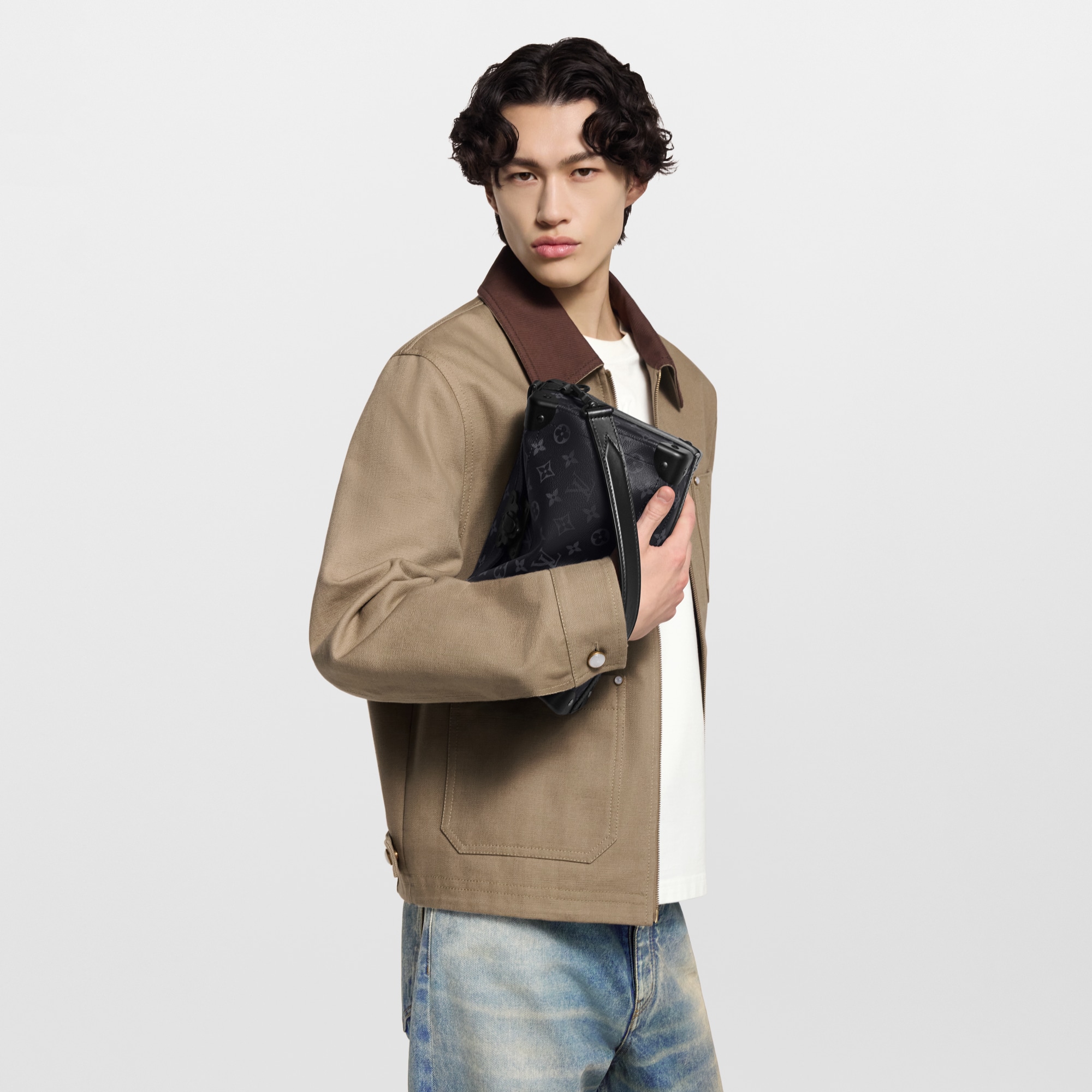 กระเป๋ารุ่น Soul Trunk East West Monogram Eclipse in กระเป๋าและผลิตภัณฑ์เครื่องหนังขนาดเล็ก