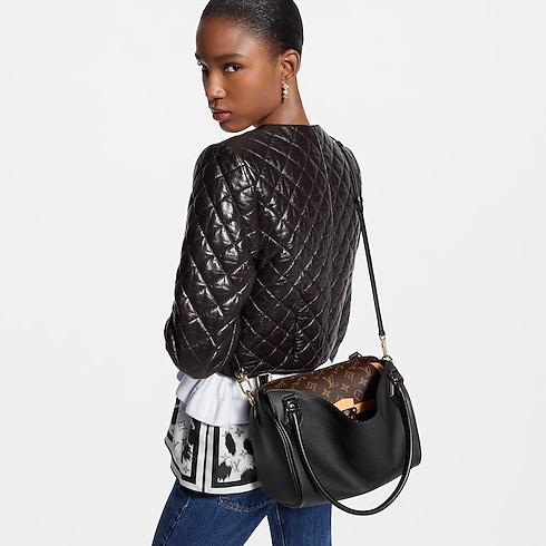กระเป๋ารุ่น Speedpocket Pm in ผู้หญิง's กระเป๋าถือ กระเป๋าถือสำหรับผู้หญิง collections by Louis Vuitton (การย่อ/ขยายผลิตภัณฑ์)