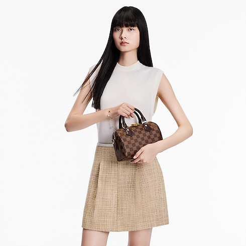 กระเป๋ารุ่น Speedy Bandoulière 20 Damier Ebene in ผู้หญิง's กระเป๋าถือ กระเป๋าถือสำหรับผู้หญิง collections by Louis Vuitton (การย่อ/ขยายผลิตภัณฑ์)