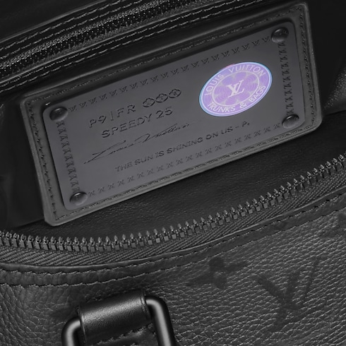 กระเป๋ารุ่น Speedy P9 Bandoulière 25 H40 in Les Extraordinaires's ผลิตภัณฑ์เครื่องหนังและการท่องเที่ยว Speedy P9 collections by Louis Vuitton (การย่อ/ขยายผลิตภัณฑ์)