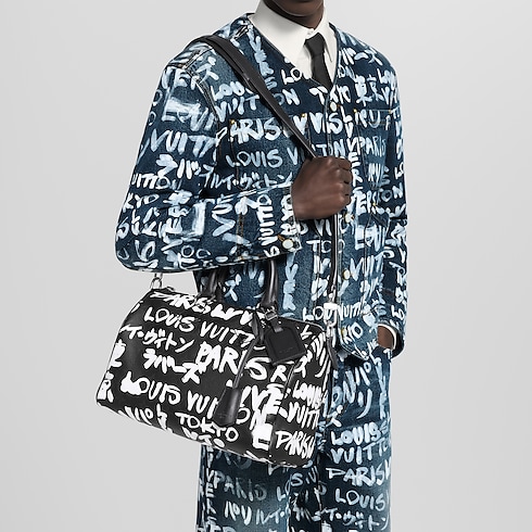 กระเป๋ารุ่น Speedy P9 Bandoulière 30 Scribble Monogram ประเภทอื่น in ผู้ชาย's กระเป๋า กระเป๋ารุ่น Speedy P9 collections by Louis Vuitton (การย่อ/ขยายผลิตภัณฑ์)